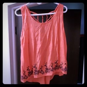 Tank top with design